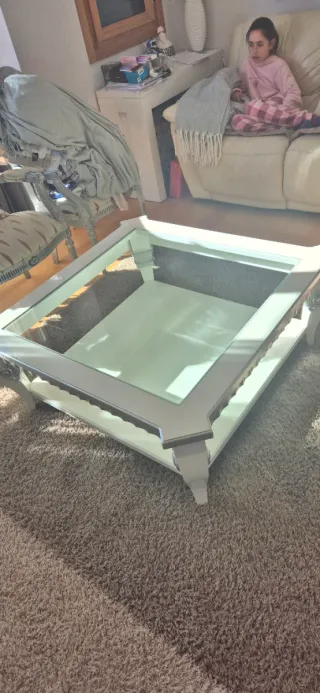 Mesa de centro. Blanca lacada y pan de plata