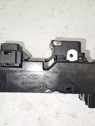 MANDO ELEVALUNAS DELANTERO IZQUIERDO KIA CEED 678243