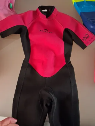 Neopreno, aletas y calcetines natación