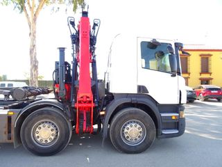 Scania P 400-CAMIONES GANCHO+GRUA