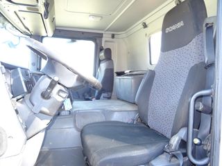 Scania P 400-CAMIONES GANCHO+GRUA
