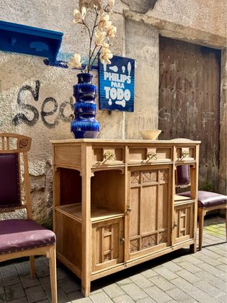 Aparador Modernista de Roble. Antiguo. Restaurado