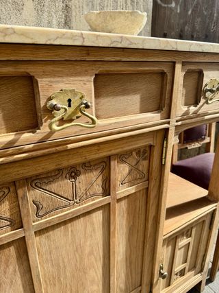 Aparador Modernista de Roble. Antiguo. Restaurado