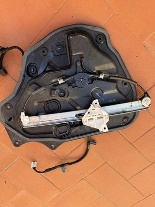 Elevador Eléctrico Trasero Izquierdo KB7W7397X