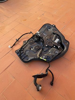 Elevador Eléctrico Trasero Izquierdo KB7W7397X