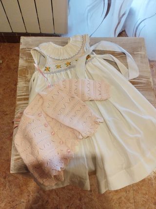 Faldón de bautizo blanco con bordado