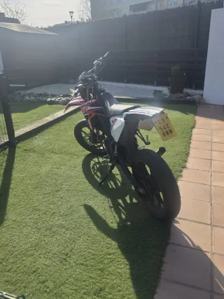 Rieju MRT 50 Supermotard Roja y Blanca