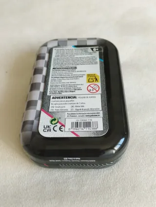 Mini Lata Pokémon con Carta información