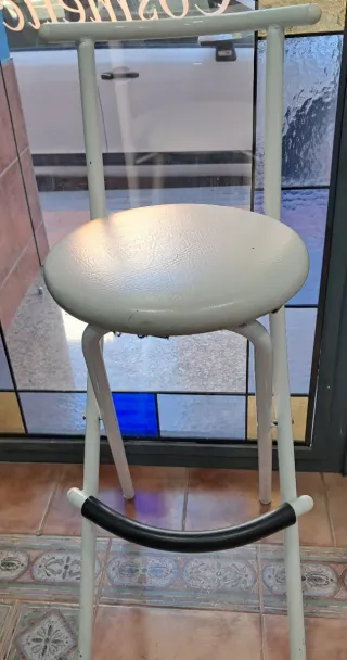 Taburete blanco