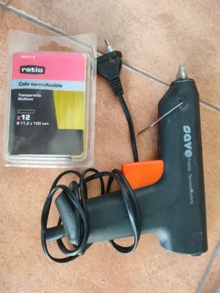 Pistola de Silicona Ratio + 12 Barras