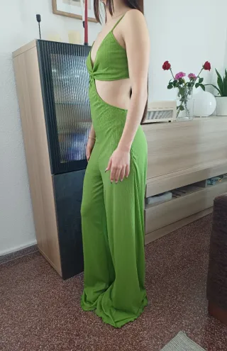 Mono pantalón largo.