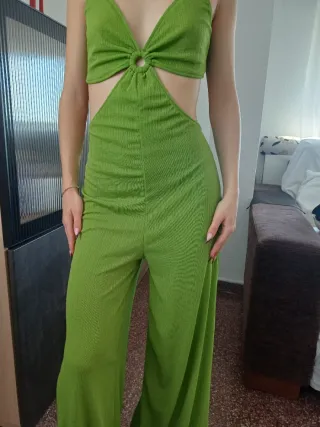 Mono pantalón largo.