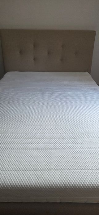 IKEA cama con cabecero y colchón