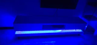 Mueble de comedor blanco con led