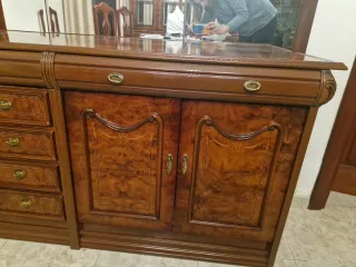 Mueble de salón con espejo