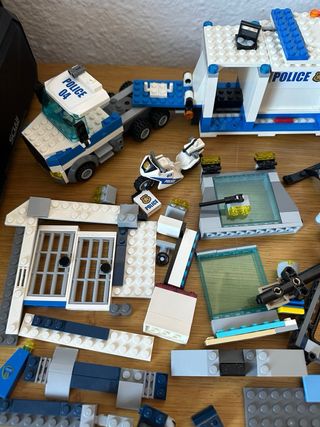 Lote LEGO Policía y Dinosaurios