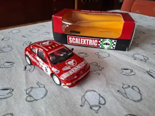 Coche Scalextric Renault Team 8