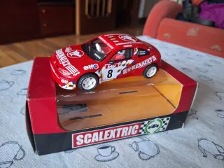 Coche Scalextric Renault Team 8