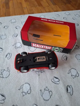 Coche Scalextric Renault Team 8