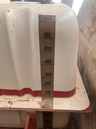 Cuba herbicidas con bomba y manómetro