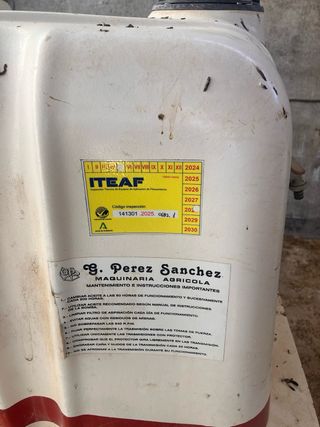 Cuba herbicidas con bomba y manómetro