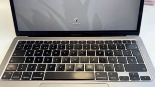MacBook Air M1 Plata/Gris Espacial