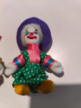 Vintage Porcellana Clown Statuette