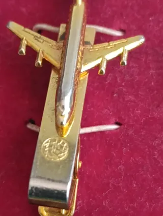 Lote Pins y Pasacorbatas Aviones