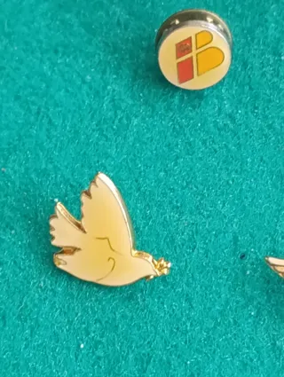 Lote Pins y Pasacorbatas Aviones