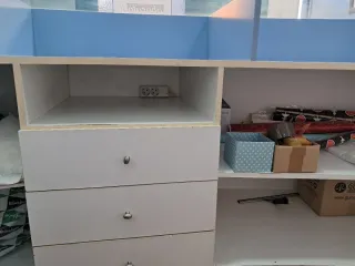 Mostrador de madera lacado de grandes dimensiones