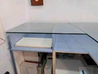 Mostrador de madera lacado de grandes dimensiones