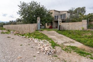 Finca con casa de campo y agua de pozo comunitario