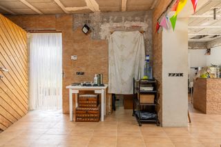 Finca con casa de campo y agua de pozo comunitario