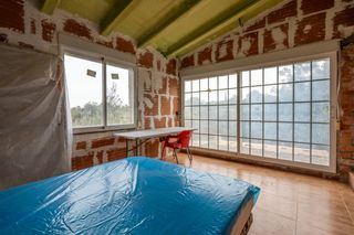 Finca con casa de campo y agua de pozo comunitario