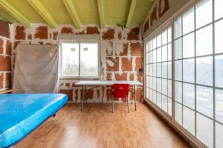 Finca con casa de campo y agua de pozo comunitario