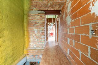 Finca con casa de campo y agua de pozo comunitario