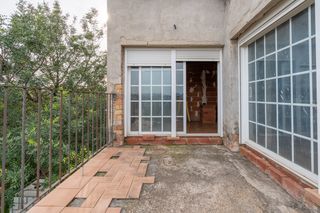 Finca con casa de campo y agua de pozo comunitario