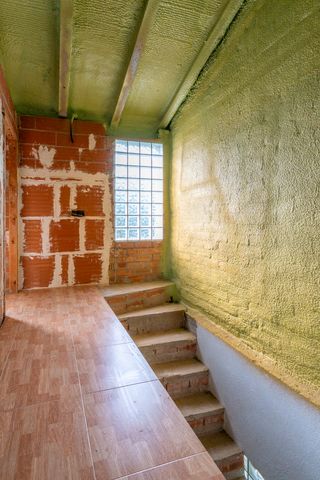 Finca con casa de campo y agua de pozo comunitario