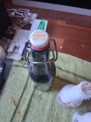 Bottiglie antiche di birra, vuote