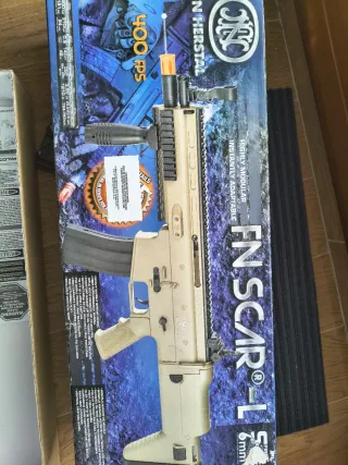 Replica FN SCAR-L giocattolo