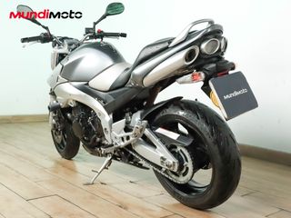 SUZUKI GSR 600