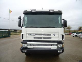 Scania 124G 420-CAMIONES GANCHO