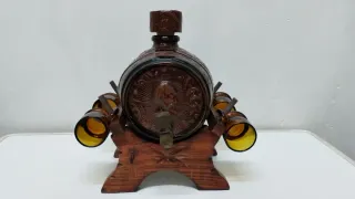 JUEGO DE LICORERA Y VASOS Quijote