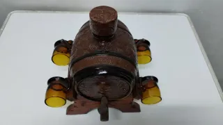 JUEGO DE LICORERA Y VASOS Quijote