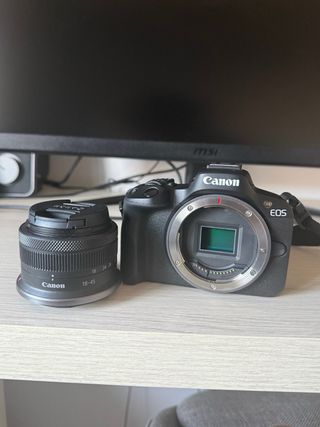 Camara canon EOS R50