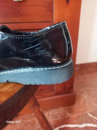 Zapatos derby de mujer acharolados N39