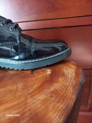 Zapatos derby de mujer acharolados N39