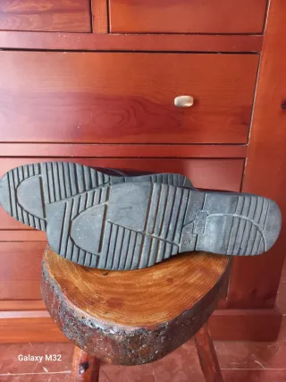 Zapatos derby de mujer acharolados N39