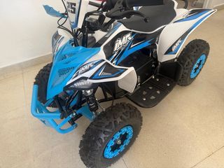 Motocuadriciclo eléctrico infantil – ¡como nuevo,