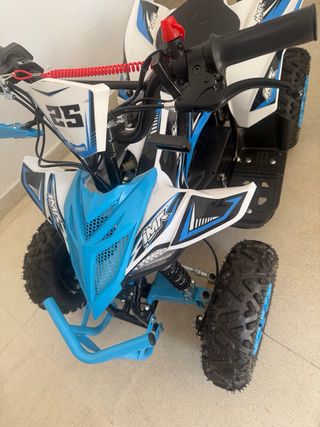 Motocuadriciclo eléctrico infantil – ¡como nuevo,